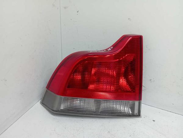 FEU ARRIERE GAUCHE VOLVO S60 - Vue 1